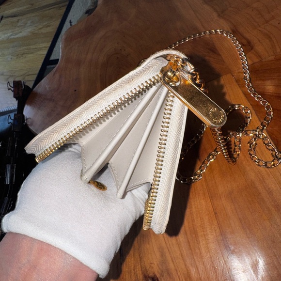 Louis Vuitton
2008 LV Monogram Zippy Wallet vintage yellow - Picture 13 of 17